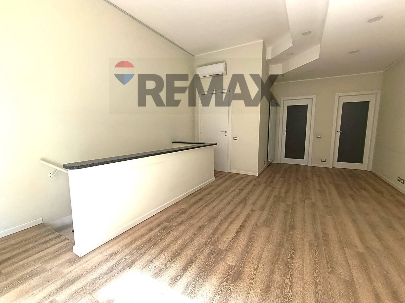 Stanza vuota - Commercial Premises Via Solferino
 
2B, Novara - photo 3