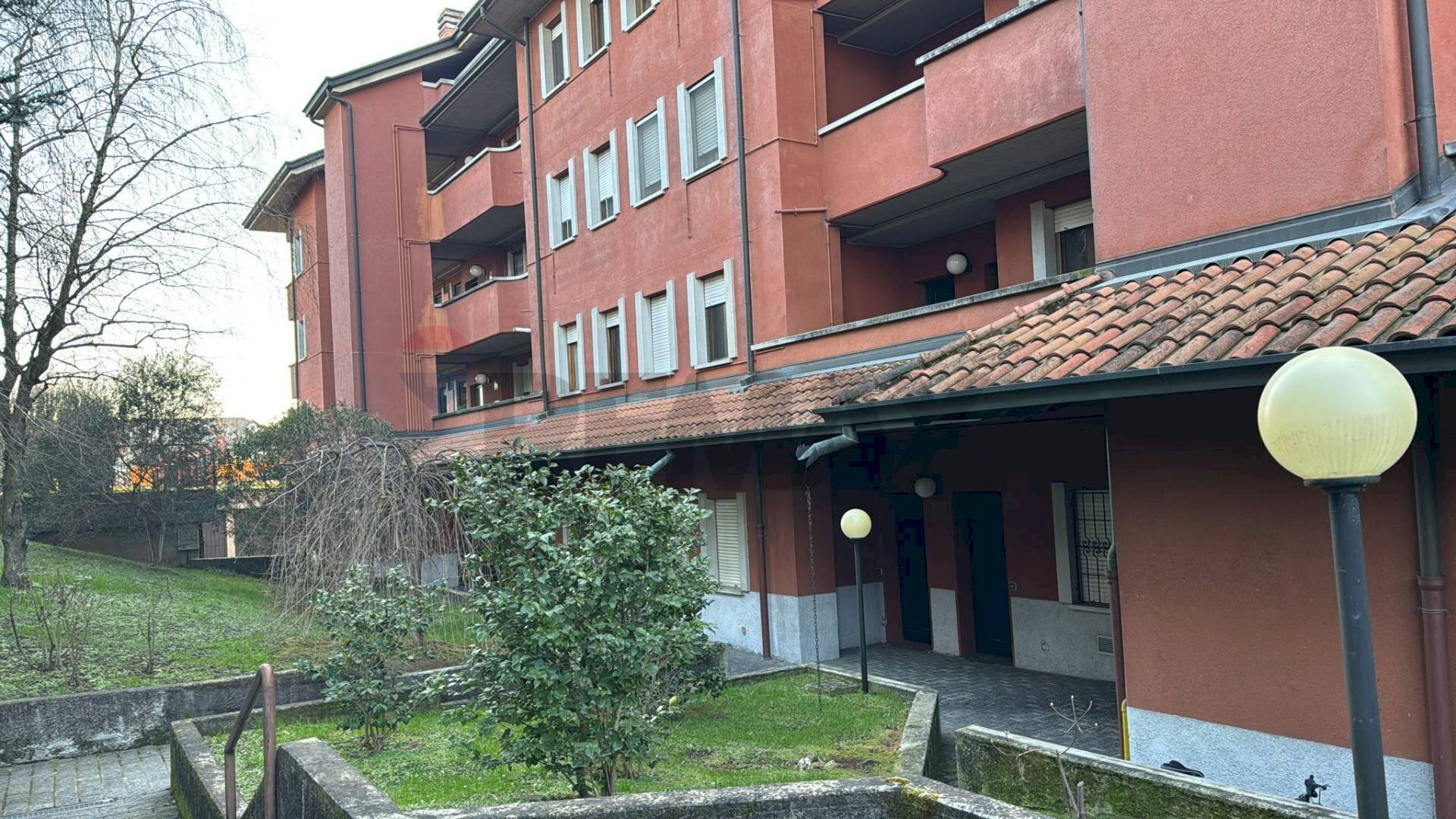 Edificio all\'aperto - Office Via San Martino
67, Rho - photo 2