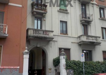 Edificio all\'aperto - Bilocale via monviso
 
35, Milano - foto 1