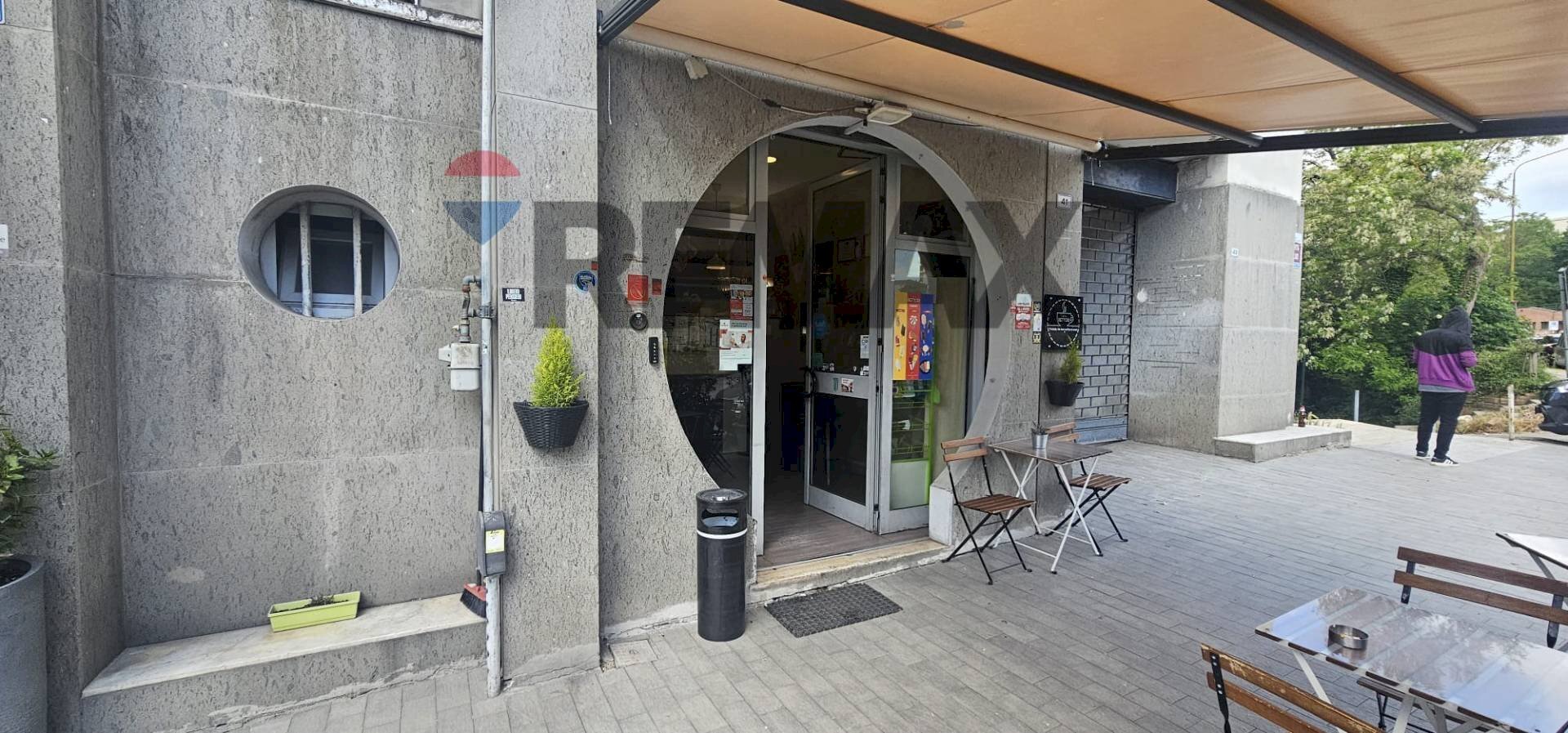 Edificio all\'aperto - Bar Tavola Calda - Fredda Viale dei Rettori
 
41, Benevento - foto 2