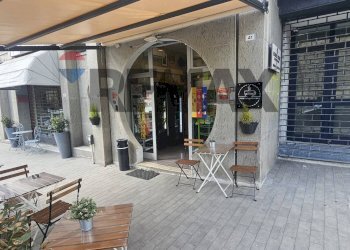 Edificio all\'aperto - Bar Tavola Calda - Fredda Viale dei Rettori
 
41, Benevento - foto 1