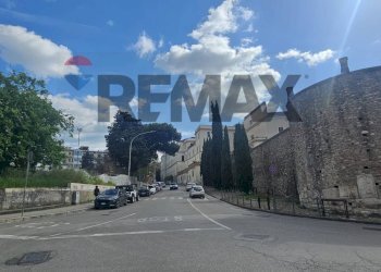 Edificio all\'aperto - Bar Tavola Calda - Fredda Viale dei Rettori
 
41, Benevento - foto 15