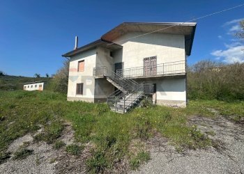 Casa all\'aperto - Casa indipendente C/da CAPITORTO
 
snc, Casalduni - foto 1