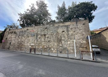 Edificio all\'aperto - Independent house Benevento - photo 2