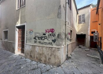 Edificio all\'aperto - Independent house Benevento - photo 5