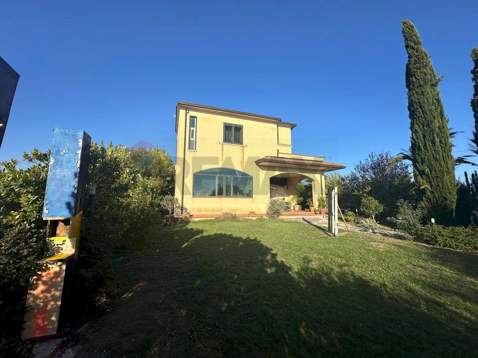 Casa all\'aperto - Casa indipendente C/da Roseto
 
snc, Benevento - foto 1