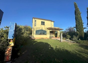 Casa all\'aperto - Casa indipendente C/da Roseto
 
snc, Benevento - foto 1