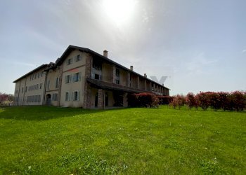 Estrerno dal iardino - Trilocale Via Sant'Isidoro
 
1, Bogogno - foto 1