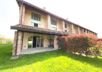 Esterno dal giardino - Trilocale Via Sant'Isidoro
 
1, Bogogno - foto 2