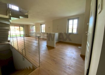 Sala ingrasso e scale Interrato - Trilocale Via Sant'Isidoro
 
1, Bogogno - foto 17