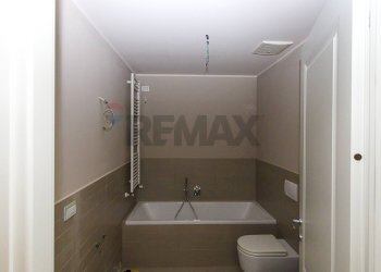 Bagno - Trilocale Via Sant'Isidoro
 
1, Bogogno - foto 14