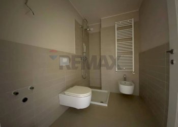 Bagno piano terra - Trilocale Via Sant'Isidoro
 
1, Bogogno - foto 19