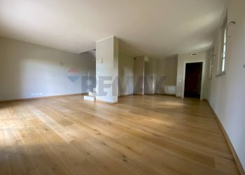Sala piano terra - Trilocale Via Sant'Isidoro
 
1, Bogogno - foto 20