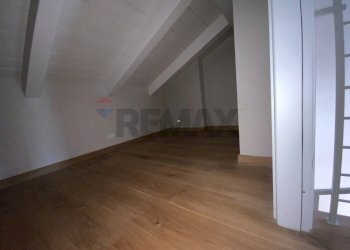 Stanza sottotetto - Bilocale Via Sant'Isidoro
 
1, Bogogno - foto 17