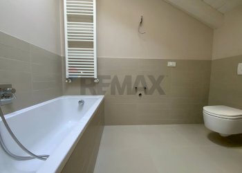 Bagno - Bilocale Via Sant'Isidoro
 
1, Bogogno - foto 18