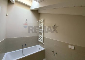 Bagno - Bilocale Via Sant'Isidoro
 
1, Bogogno - foto 19