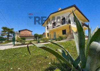 Casa all\'aperto - Casa semi indipendente Via Comugne
 
115, San Michele al Tagliamento - foto 1
