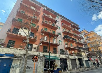 Edificio all\'aperto - Locale Commerciale Via Bernardo Cavallino
63, Napoli - foto 2