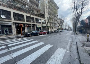 Edificio all\'aperto - Locale Commerciale Via Bernardo Cavallino
63, Napoli - foto 3