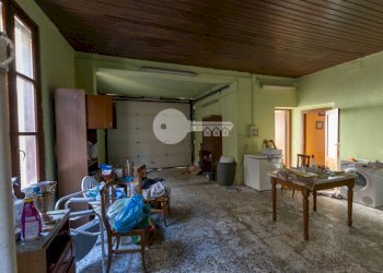 Foto 4 - Commercial Premises via san rocco
 
1, Isorella - photo 4