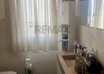 Bagno - Three-room apartment Papa Giovanni II
 
76, Carini - photo 11