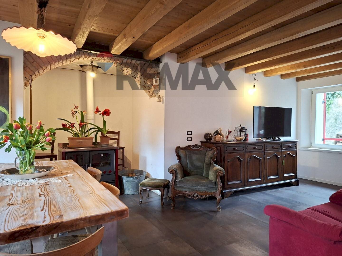 Sala da pranzo - Casa indipendente Vicolo Galileo Galilei
 
11, Cison di Valmarino - foto 3