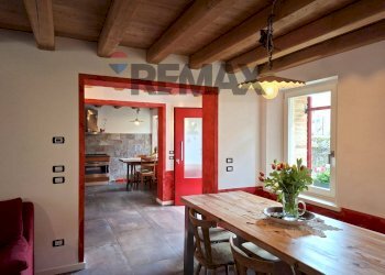Sala da pranzo - Casa indipendente Vicolo Galileo Galilei
 
11, Cison di Valmarino - foto 4