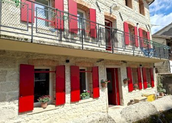Edificio all\'aperto - Casa indipendente Vicolo Galileo Galilei
 
11, Cison di Valmarino - foto 9