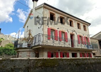 Edificio all\'aperto - Casa indipendente Vicolo Galileo Galilei
 
11, Cison di Valmarino - foto 82