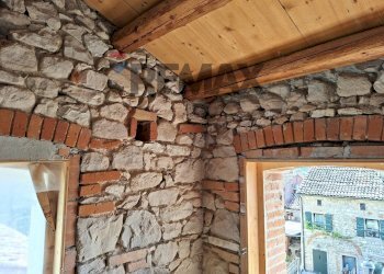Dettagli - Casa indipendente Vicolo Galileo Galilei
 
11, Cison di Valmarino - foto 90