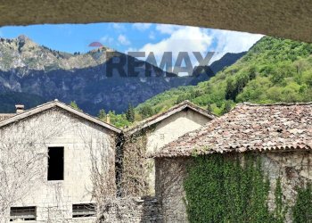 Vista delle montagne - Casa indipendente Vicolo Galileo Galilei
 
11, Cison di Valmarino - foto 91