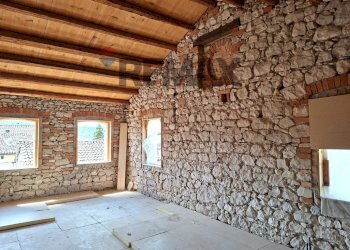 Stanza vuota - Casa indipendente Vicolo Galileo Galilei
 
11, Cison di Valmarino - foto 93