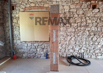Stanza vuota - Casa indipendente Vicolo Galileo Galilei
 
11, Cison di Valmarino - foto 96