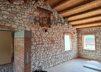 Stanza vuota - Casa indipendente Vicolo Galileo Galilei
 
11, Cison di Valmarino - foto 99
