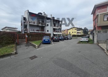 Edificio all\'aperto - Bilocale via Carlo Gazzulli
 
3, Sesto Calende - foto 19