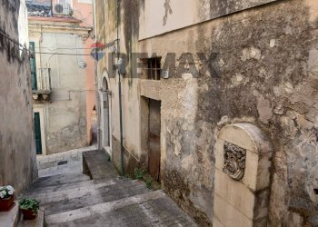 Edificio all\'aperto - Locale Commerciale Vico Chiasso Pinto
 
29, Ragusa - foto 16