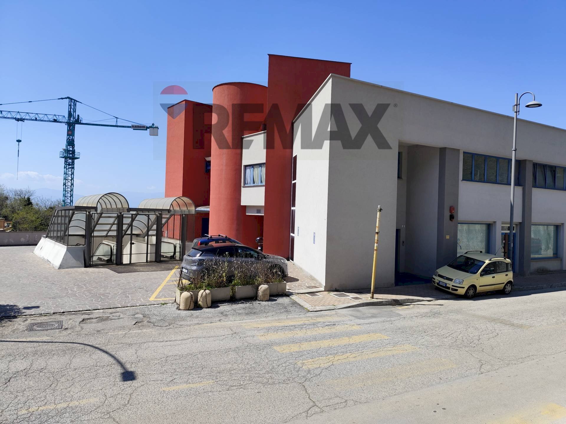 Edificio all\'aperto - Locale Commerciale Viale Gran Sasso
1, Chieti - foto 3
