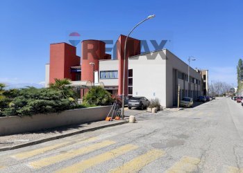 Edificio all\'aperto - Commercial Premises Viale Gran Sasso
 
1, Chieti - photo 5