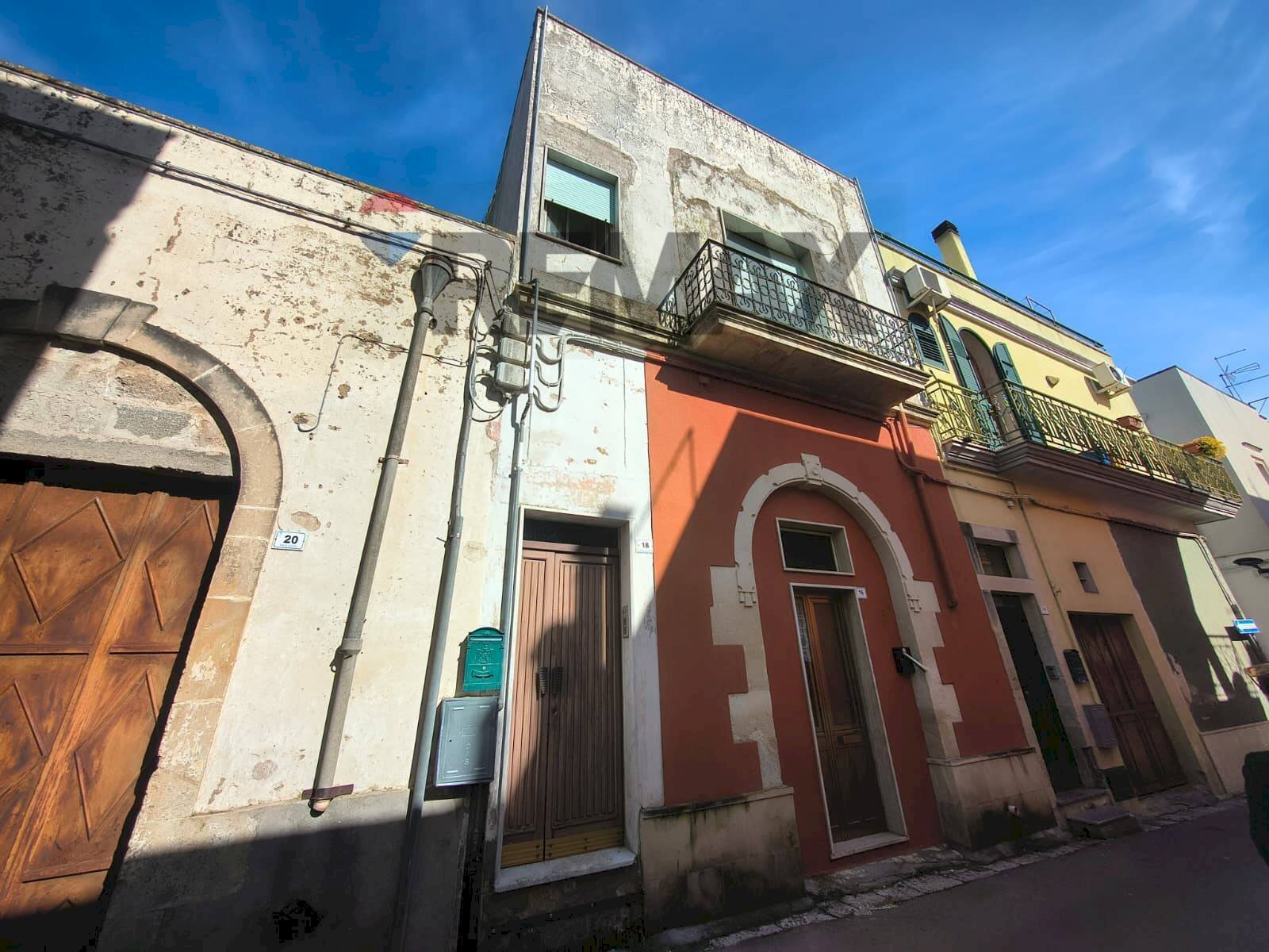 Edificio all\'aperto - Casa indipendente Via Alessandro Volta
 
18, Aradeo - foto 1