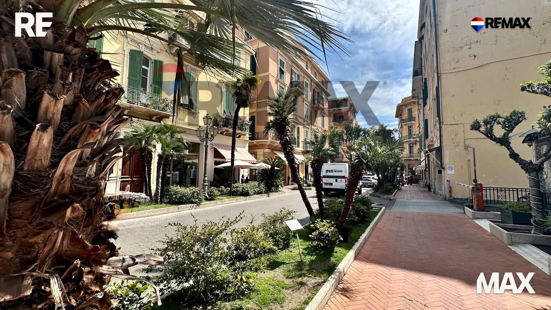 Edificio all\'aperto - Cafeteria - Cold Bar corso Italia
 
10, Bordighera - photo 1