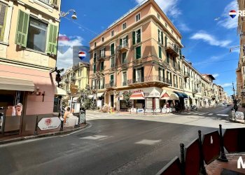 Edificio all\'aperto - Cafeteria - Cold Bar corso Italia
 
10, Bordighera - photo 3