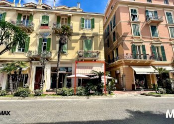Edificio all\'aperto - Cafeteria - Cold Bar corso Italia
 
10, Bordighera - photo 4