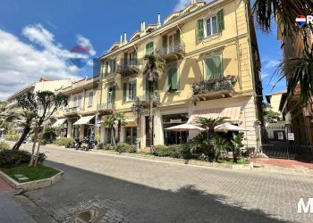 Edificio all\'aperto - Cafeteria - Cold Bar corso Italia
 
10, Bordighera - photo 7