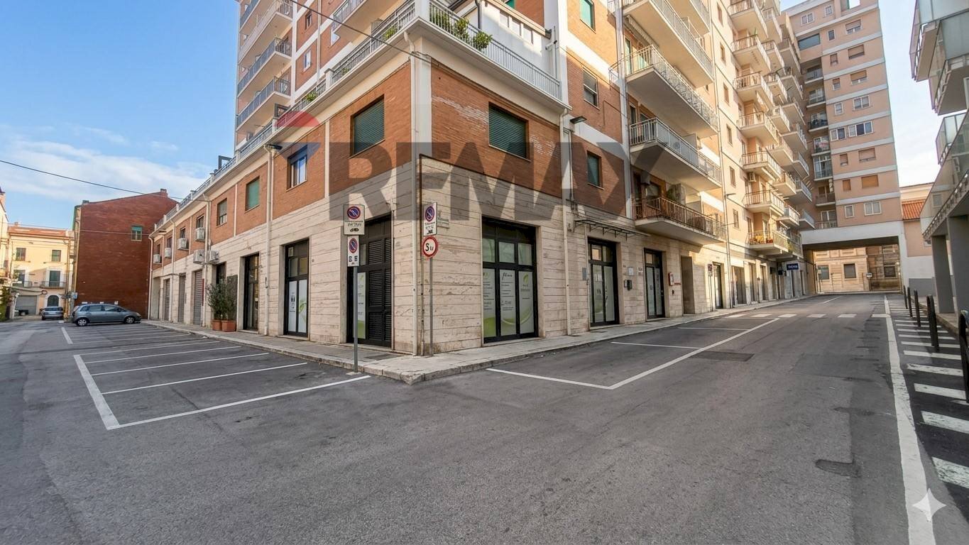 Edificio all\'aperto - Ufficio VIA CANNARSA
 
3-5, Termoli - foto 1