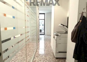 Hall / corridoio - Ufficio VIA CANNARSA
 
3-5, Termoli - foto 14
