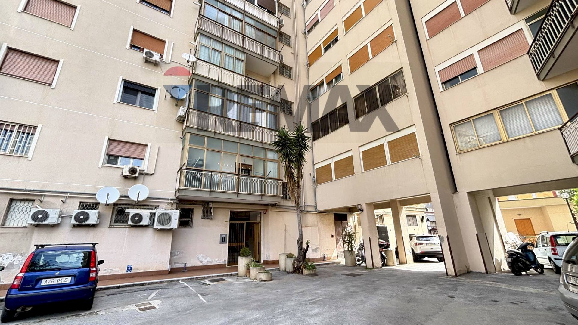 Edificio all\'aperto - Quadrilocale Via Orsa Maggiore
106, Palermo - foto 2