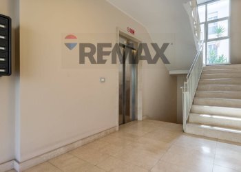 Ricezione / Lobby - Bilocale via Italia
 
81, Cagliari - foto 3