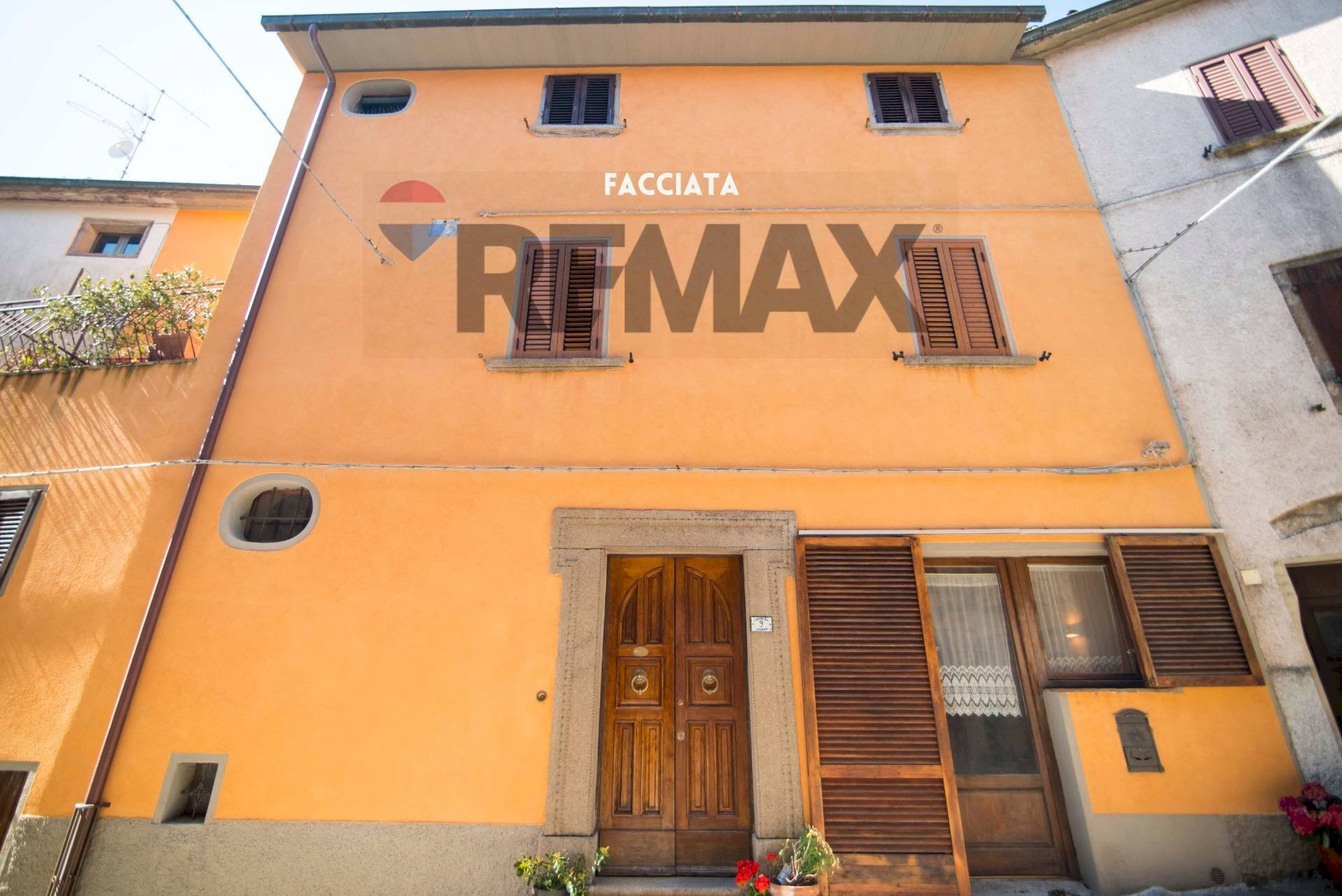 FACCIATA - Casa indipendente VIA DELLA REPUBBLICA
 
9, Roccastrada - foto 3