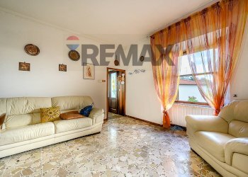 Soggiorno - Three-room apartment Piazza Mazzini
 
14, Rosignano Marittimo - photo 1