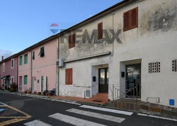 Edificio all\'aperto - Three-room apartment Piazza Mazzini
 
14, Rosignano Marittimo - photo 2